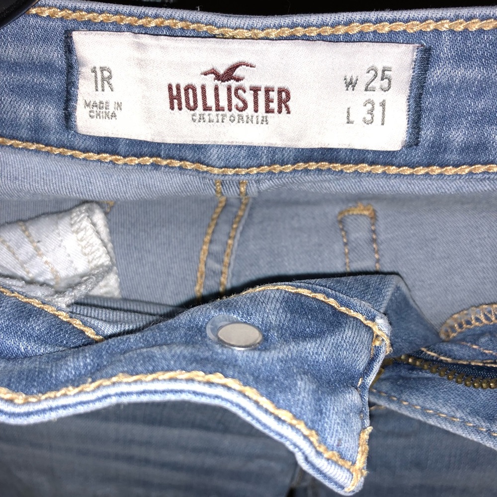 HOLLISTER- skinny jean